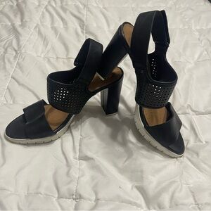 Clark’s artisan Women’s Black Sandal Heels size 7